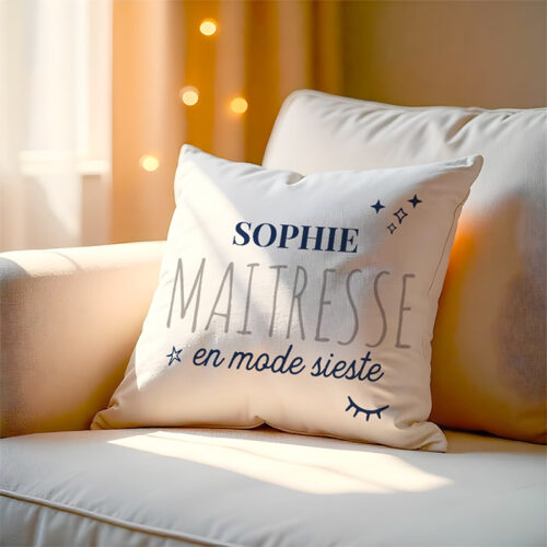 Coussin blanc - Maîtresse en mode repos – Image 2