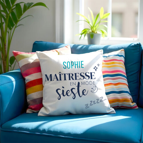 Coussin blanc - Maîtresse en mode sieste – Image 2