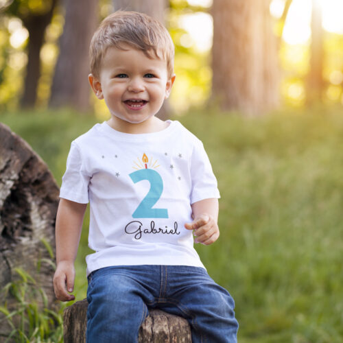 T-shirt Enfant blanc - Age avec bougie anniversaire – Image 2