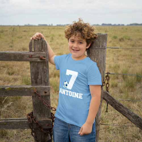 T-shirt Enfant bleu clair - Numéro et prénom avec ballon – Image 2