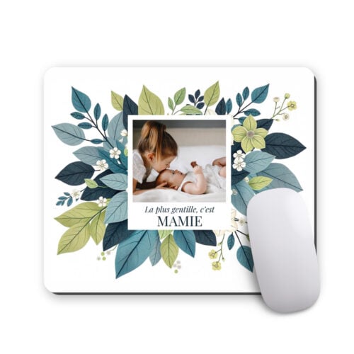 Tapis de souris rectangulaire - La plus gentille c'est Mamie  <br> <strong>  23,4 x 19,1 cm </strong>