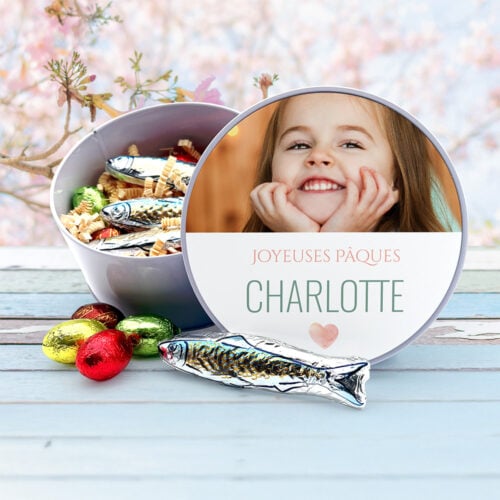 Boîte de Pâques métal ronde - Joyeuses Pâques avec coeur + Gourmandises – Image 2