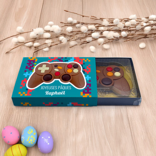 Manette de jeu en chocolat au lait - Joyeuses Pâques avec prénom – Image 2