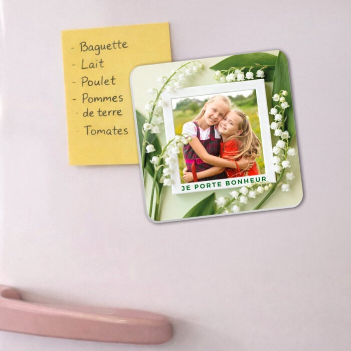 Alternative view of Magnet carré - Je porte bonheur avec photo